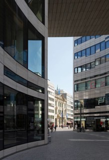University building on Schadowplatz, former Niederrheinische Bank building, view through the