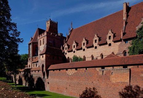 View from north-east, left Hochschloß, right Mittelschloß, St., Sankt, Saint