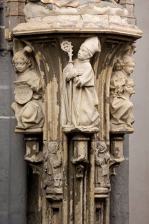 Stone figure of Cornelius in the choir, console with bishop and angels, St., Sankt, Saint
