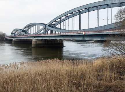 Hamburg, Norderelb Bridge for motor vehicles in the course of the B4 and B75 steel arch bridge with