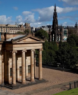 GB Edinburgh National Gallery of Scotland u Scott Monument 56426