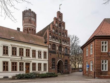 Lüneburg Kalandhaus 93330 late Gothic brick gabled house until 1532 seat of a brotherhood for