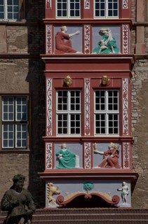 Wolfgangbau 1538-39 by Andreas Günther, western oriel on the courtyard side with sculptural