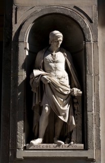 Sculpture by Niccola Pisano on the façade