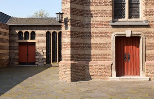 Entrance to the baptistery by Dominikus Böhm 1928, south portal on the right, St., Sankt, Saint