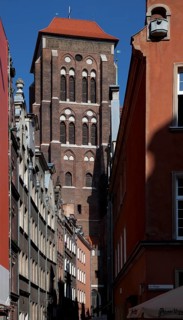 Tower seen from the south through Beutlergasse, today ulica Kaletnicza, St., Sankt, Saint