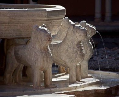 Nasrid Palace Courtyard of the Lions (Patio de los Leones), Fountain of the Lions (Fuente de los