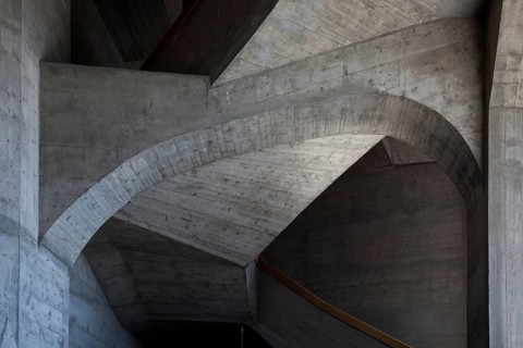 Construction began in 1925, main staircase, staircases made of exposed concrete