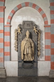 Brauweiler near Pulheim, St Nicholas Abbey Church, south transept, tomb of Abbot Matthias I Franken