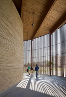 Built in 2000 by Peter Sassenroth and Rudolf Reitermann, rammed earth work: Martin Rauch, rammed