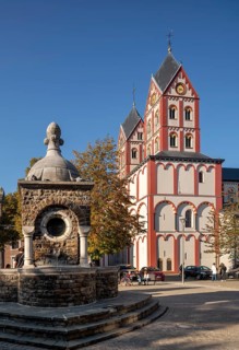 Liège, Liege, St. Barthélemy (Sint-Bartolomeüskerk, Sankt Bartholomäus), view from south, in front