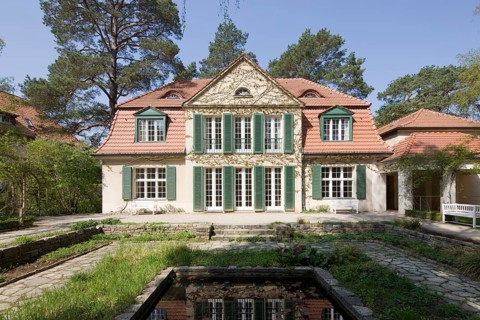 Garden side with sunken garden, the only surviving garden design by Ludwig Mies van der Rohe in
