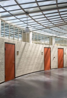 Dessau, former labour office by Walter Gropius, corridors