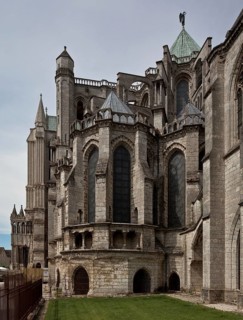 1195-1260 Main building period, choir chapels on the south side, south transept at the back left,