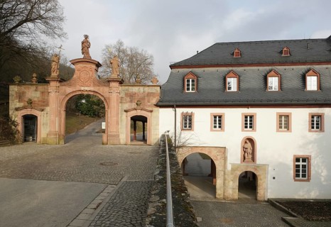 Gatehouse with Romanesque and Baroque gates, St., Sankt, Saint