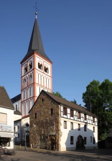 Medieval rectory in the foreground, St., Sankt, Saint