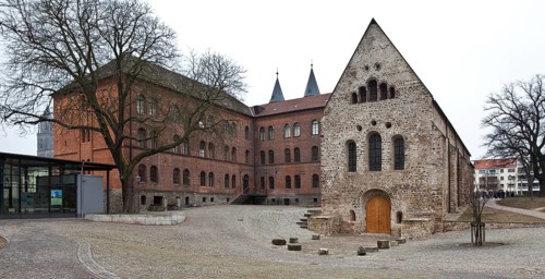 Art museum from the north-east, former grammar school on the left, refectory on the right