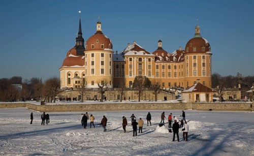 Winter, tobogganing on the frozen lake, sledging, tobogganing, winter sports