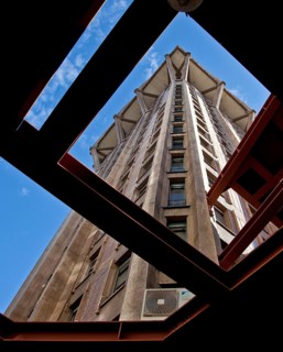 1956-58 by BBPR Architekten, basement floors offices, projecting upper floors flats, height 106 m,