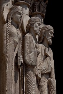 1195-1260 Main construction period, west façade, royal portals 1145-70 with biblical kings, queens,
