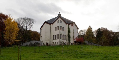 Wylerberg House was built in 1921-1924 in the Expressionist style according to a design by Otto