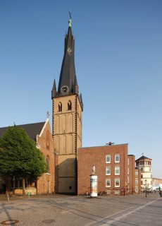 View from the north, behind the castle tower, St., Sankt, Saint