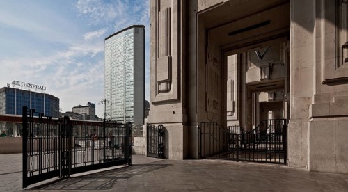 Reception building, 1913-31 built with interruptions by Ulisse Stacchini, passageway between outer