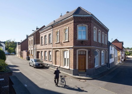 Erftstadt-Bliesheim, corner building Frankenstraße 42