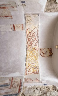 Braided band painting in the ring crypt, 8th century, St., Sankt, Saint