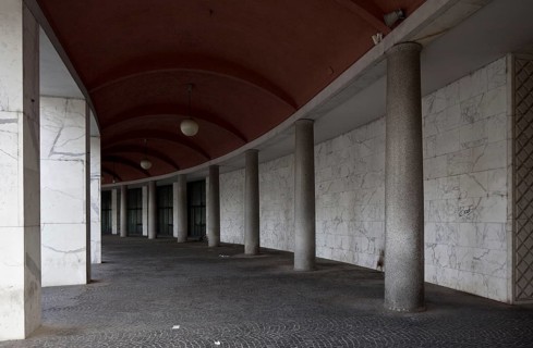 United Nations Square, Cassa Mezzogiorno building, arcade