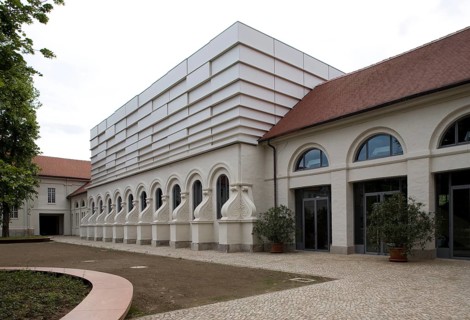 Concert hall in former riding arena