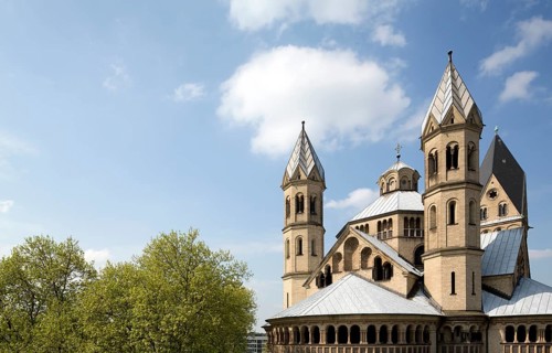 View from the north-east of the cloverleaf choir and crossing tower, St., Sankt, Saint