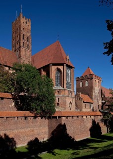 Castle from south-east, detail with from left: Tower, chancel of the castle church and Pfaffenturm,