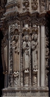 1195-1260 Main construction period, west façade, royal portals 1145-70 with biblical kings, queens,