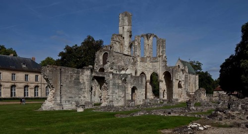 Fontaine-Chaalis, royal abbey of Chaalis, on the right Chapelle Ste-Marie de l'Abbé, view from