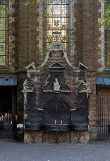 Candle chapel, candles on the north wall with window, St., Sankt, Saint