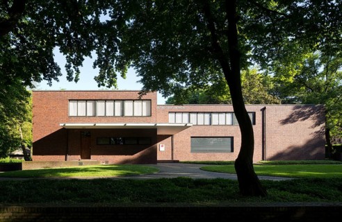 Esters House, built between 1928 and 1930 by Ludwig Mies van der Rohe as a residential building,