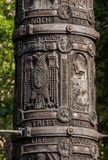 Mainz, market square in front of the cathedral, nail column from the First World War