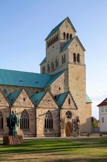 Hildesheim, Cathedral of the Assumption of the Virgin Mary, view of the westwork from the north
