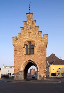 Field side, restored in 1862 according to plans by the Cologne cathedral master builder Zwirner and
