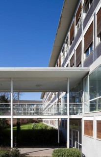 Egon Eiermann 1951-56, administration building from the south with retractable wooden blinds,