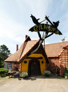 Built 1922-1923 by Bernhard Hoetger, south-east side, entrance to the café