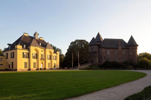 Krefeld, Linn Castle and hunting lodge
