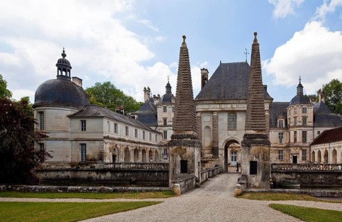 Tanlay, castle, built 1558-69 and 1643-48 View from the east