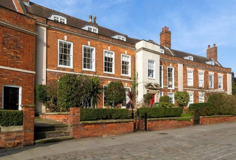 Georgian architecture of houses in Minster Yard of Lincoln cathedral, city of Lincoln,