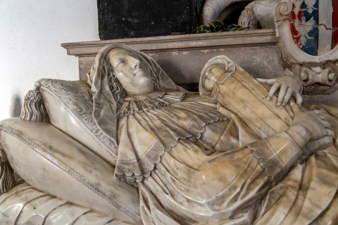 Elizabeth Coke died 1627 with infant baby daughter memorial monument by Nicholas Stone, Bramfield