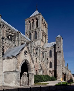 Fécamp Normandie Sainte-Trinité, built 1175-1220 crossing tower and south transept from south-west