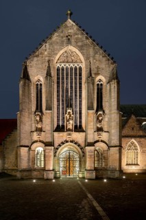 Hildesheim, Cathedral, northern transept at night