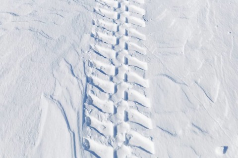 Winter, tire prints in the snow, Saint Lawrence River, Province of Quebec, Canada, North America
