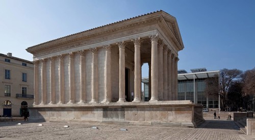 Frankr Nîmes Maison Carrée 59967 Roman podium stamp from north-east right Museum Carré d'Art 1993